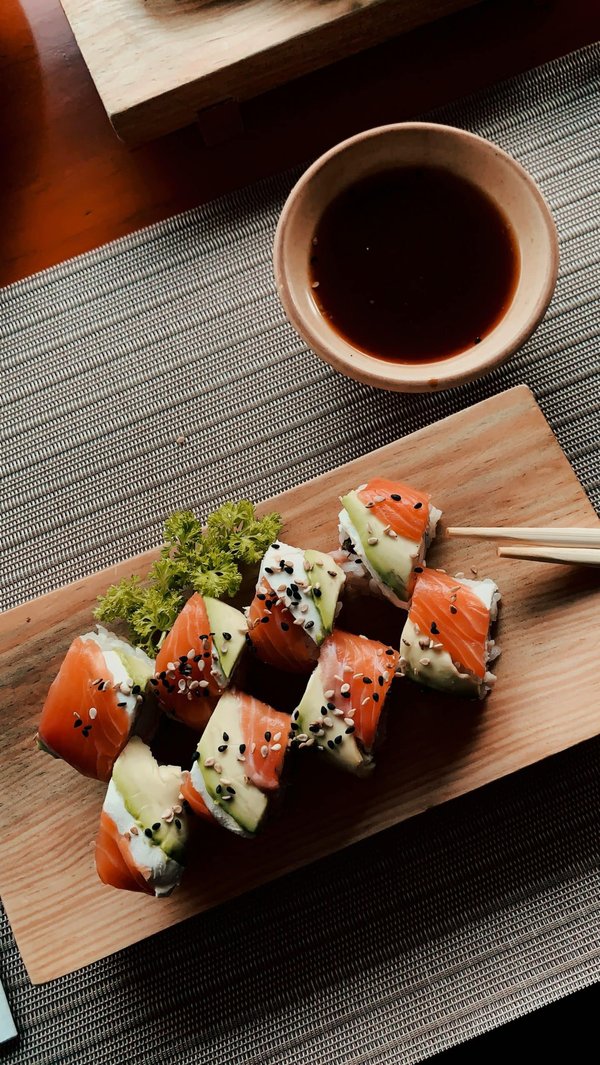 Comment maîtriser l'art du sushi : nigiri, sashimi et maki?